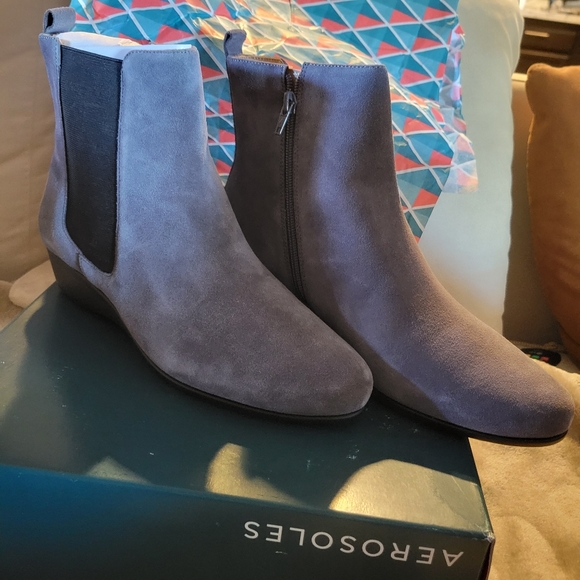 Aerosoles Women's Alisa Chelsea Boots - Picture 3 of 9